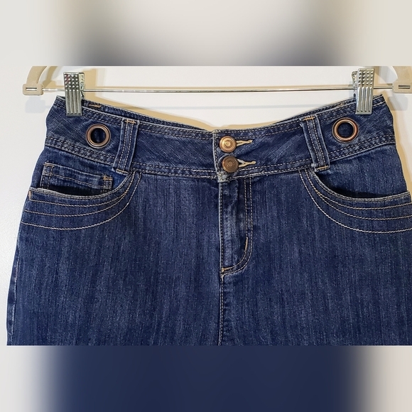 Christopher & Banks Capri Cropped Denim Blue Jeans Hi Rise Darkwash Size 4 - Picture 2 of 13